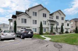For Sale By Owner: 2 bed/2 bath Condo in Magog, QC